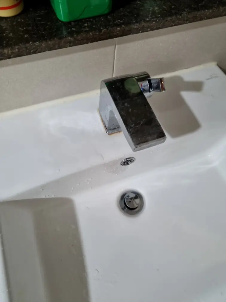 막힘해결119가 완성한 세면대 원홀 수전 교체, 세심함이 빚어낸 물줄기